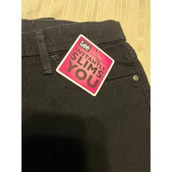 Lee Women's Petite Instantly Slims Classic Relaxed Fit  Straight - Picture 4 of 6